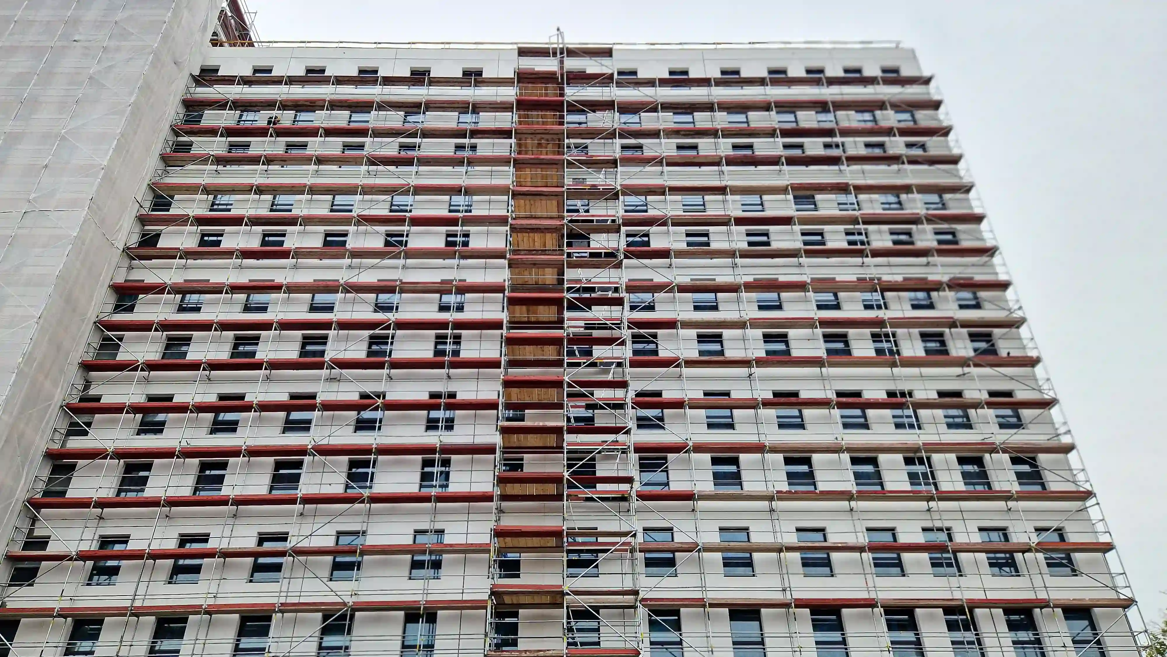 Façade scaffolding POL-MET